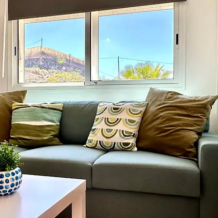 アパート Venecia カジャオ・サルバヘ